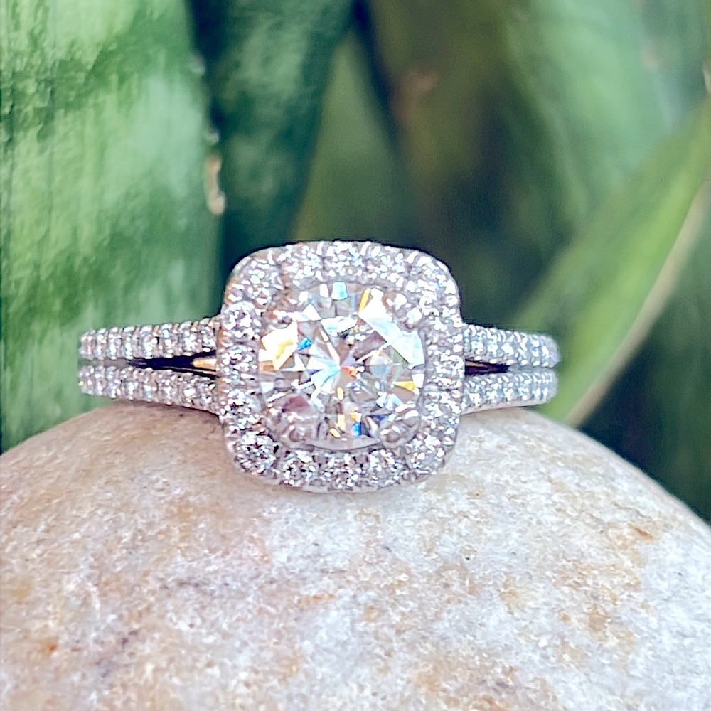 14 karat gold diamond ring